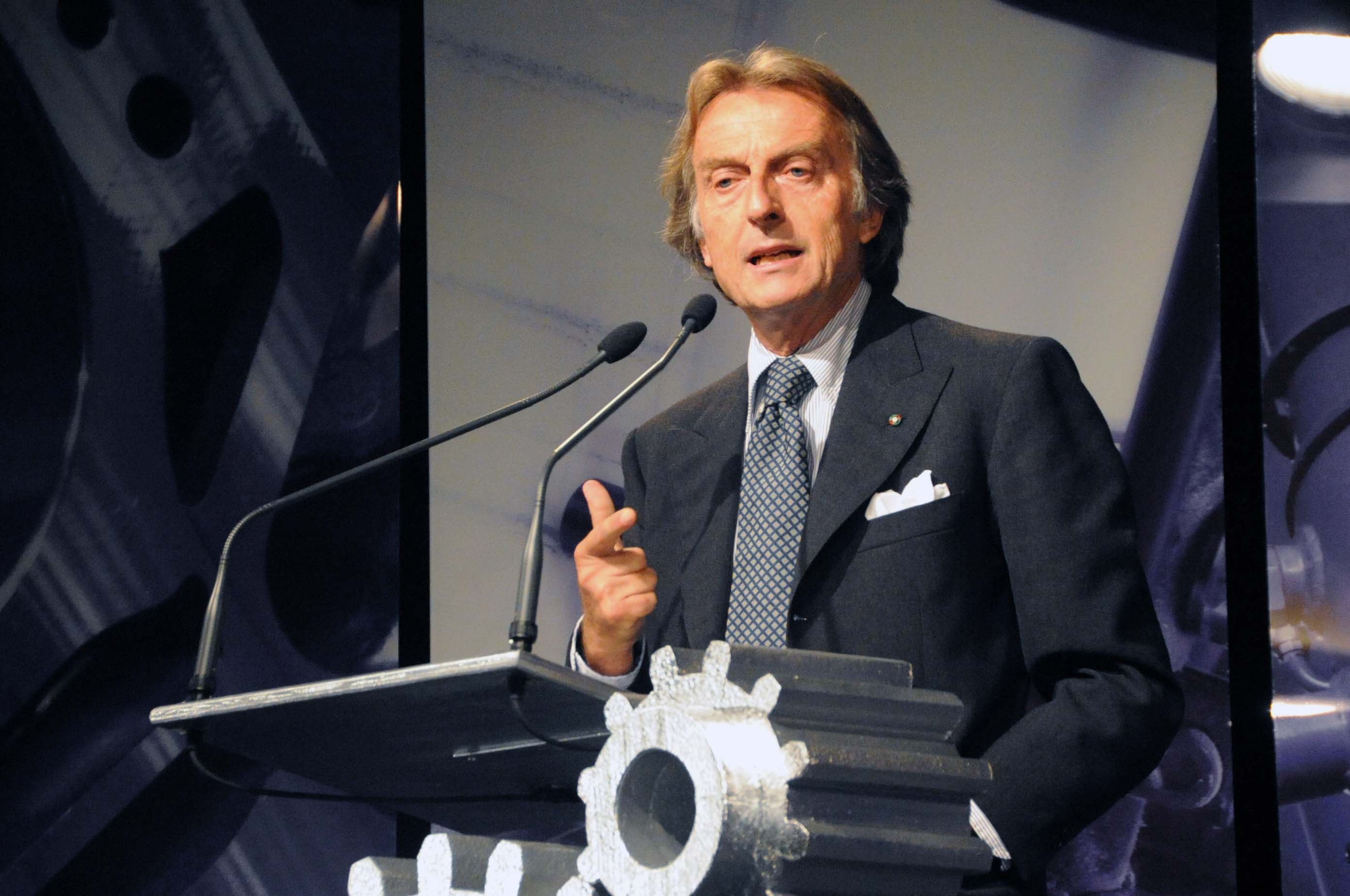 montezemolo-mega800-03